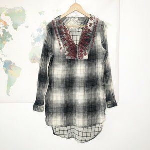 Floreat Top Tunic Size Small White Black Plaid Gauze Hi Low Hem Red Embroidered